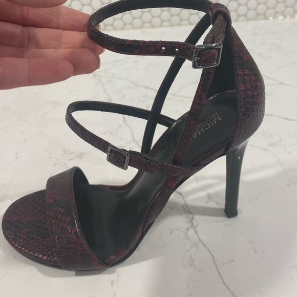 Michael Kors size 7 open toe heels. Never been worn. True to size - Picture 2 of 8